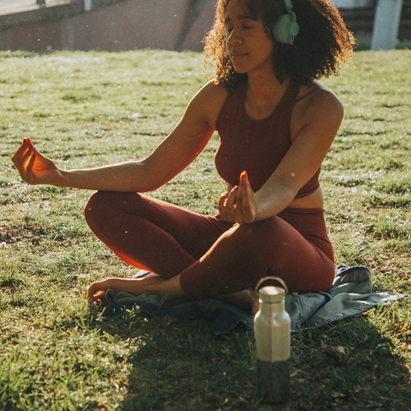 12oz-rise-reflect-with-bamboo-cap-f5 16oz_rise_reflect_yoga_park_headphones_square.jpg