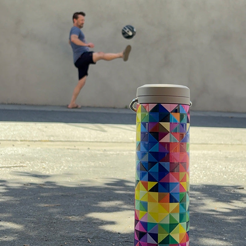20oz-tkwide-with-twist-cap-mosaic-q9 20oz_tkwide_bottle_seasonal_mosaic_soccerball_player_square.jpg