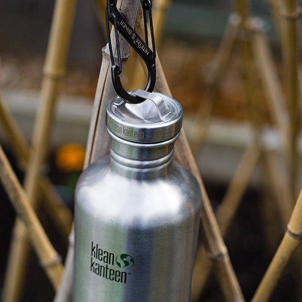 classic-steel-loop-cap-f9 40oz_bottle_steel_loop_cap_lifestyle.jpg