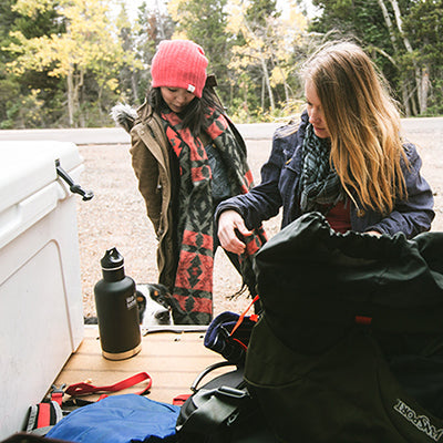 64oz-classic-with-loop-cap-o8 64oz_insulated_classic_backpackers_tailgate_square.jpg
