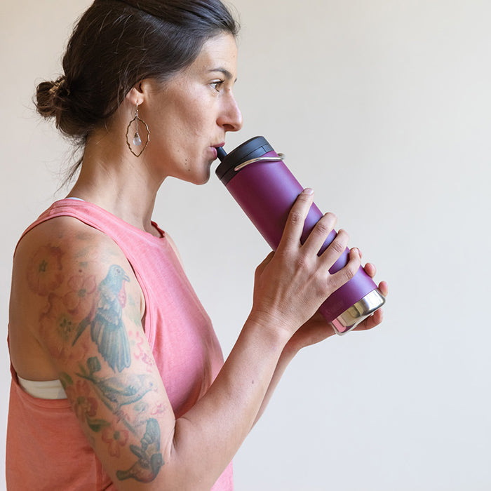 tkwide-twist-cap-with-straw-kit-s8 K20TKWPT-PP-T-TWIST-straw_cap_drinking_yoga_lifestyle_64bb08ca-98d0-4e89-83fd-b166cda65ccd.jpg