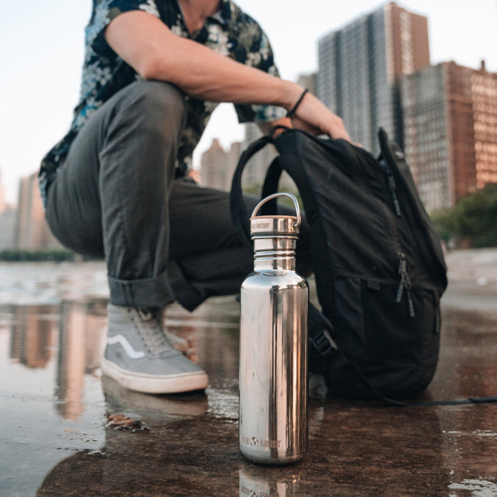 27oz-reflect-with-bamboo-cap-j5 K27SSLRF-MS-BAMBOO_reflect-bottle_city_lifestyle_ff882516-9bd8-49cf-b515-736a0a9c889f.jpg