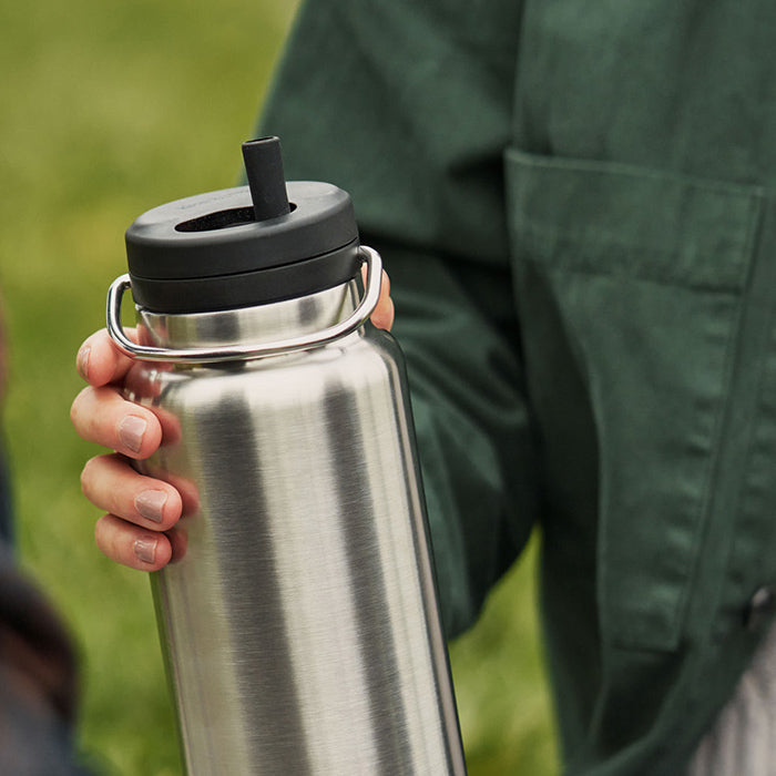 tkwide-twist-cap-with-straw-kit-s8 K32TKWSSL-BS-T-TWIST-32_oz_water_bottle_straw_cap_lifestyle_76e40be3-2488-47fa-afd0-c7d5ba075b15.jpg