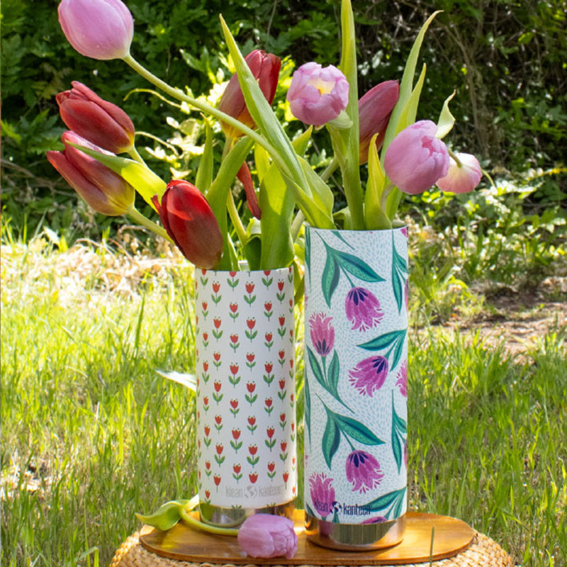16oz-tkwide-with-cafe-red-tulips-o6 bottles_seasonal_spring_flowers_2_square.jpg