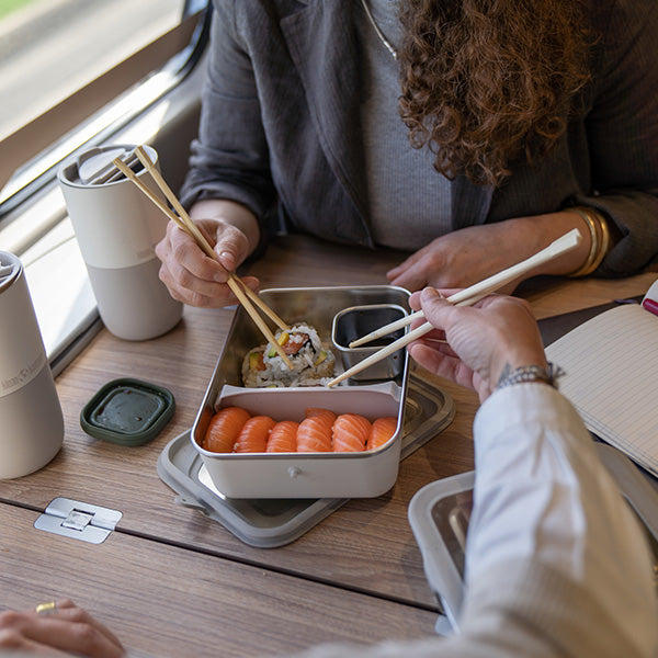 55oz-rise-food-box-big-meal-i8 rise_food_lunch_box_big_meal_tofu_sushi_share_square.jpg