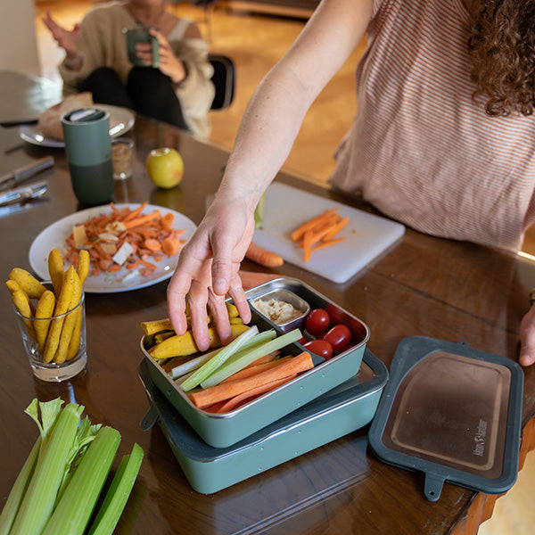 55oz-rise-food-box-big-meal-i8 rise_food_lunch_box_big_meal_veggie_dividers_square.jpg