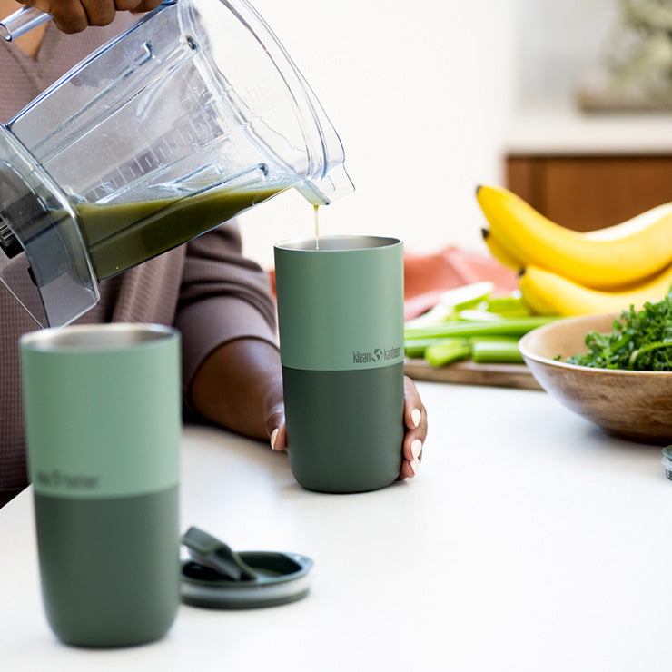 smoothie-set-b2 smoothie_kit_rise_tumbler_smoothie_pour.jpg