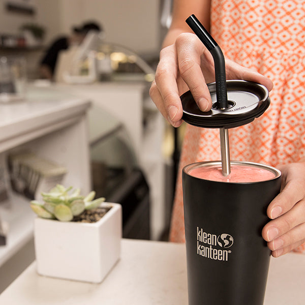 tumbler-straw-lid-with-straw-r8 steel_straw_smoothie-At-Counter-With-Lid_lifestyle_a071dbd2-9fd8-4eea-b04c-2a3732ff8612.jpg